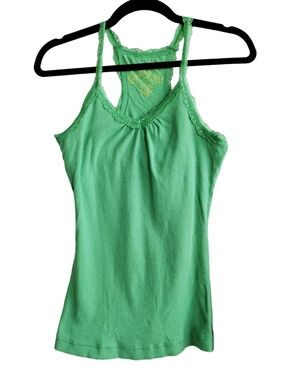 So Wear It Declare It Green Lace  Camisole Med  V Neck Racerback Built in bra
